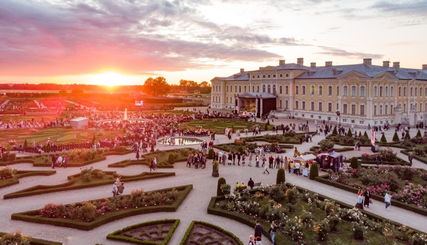 Rundāles pils teritorija