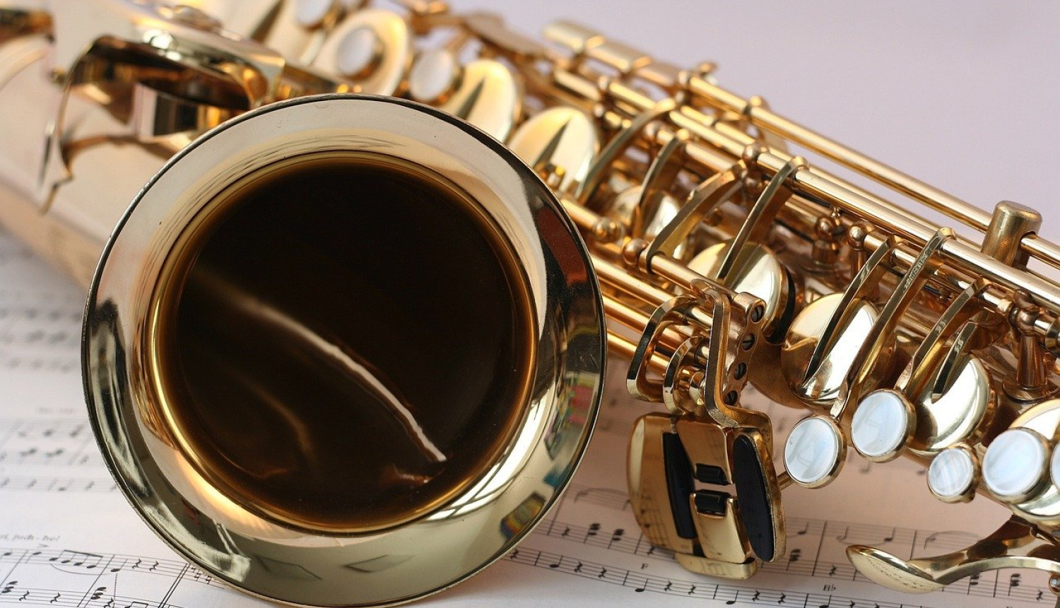 Saksofons