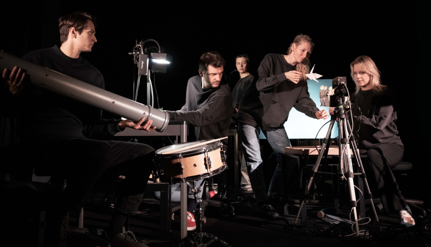 Izrādes “Sibīrijas haiku” aktieri