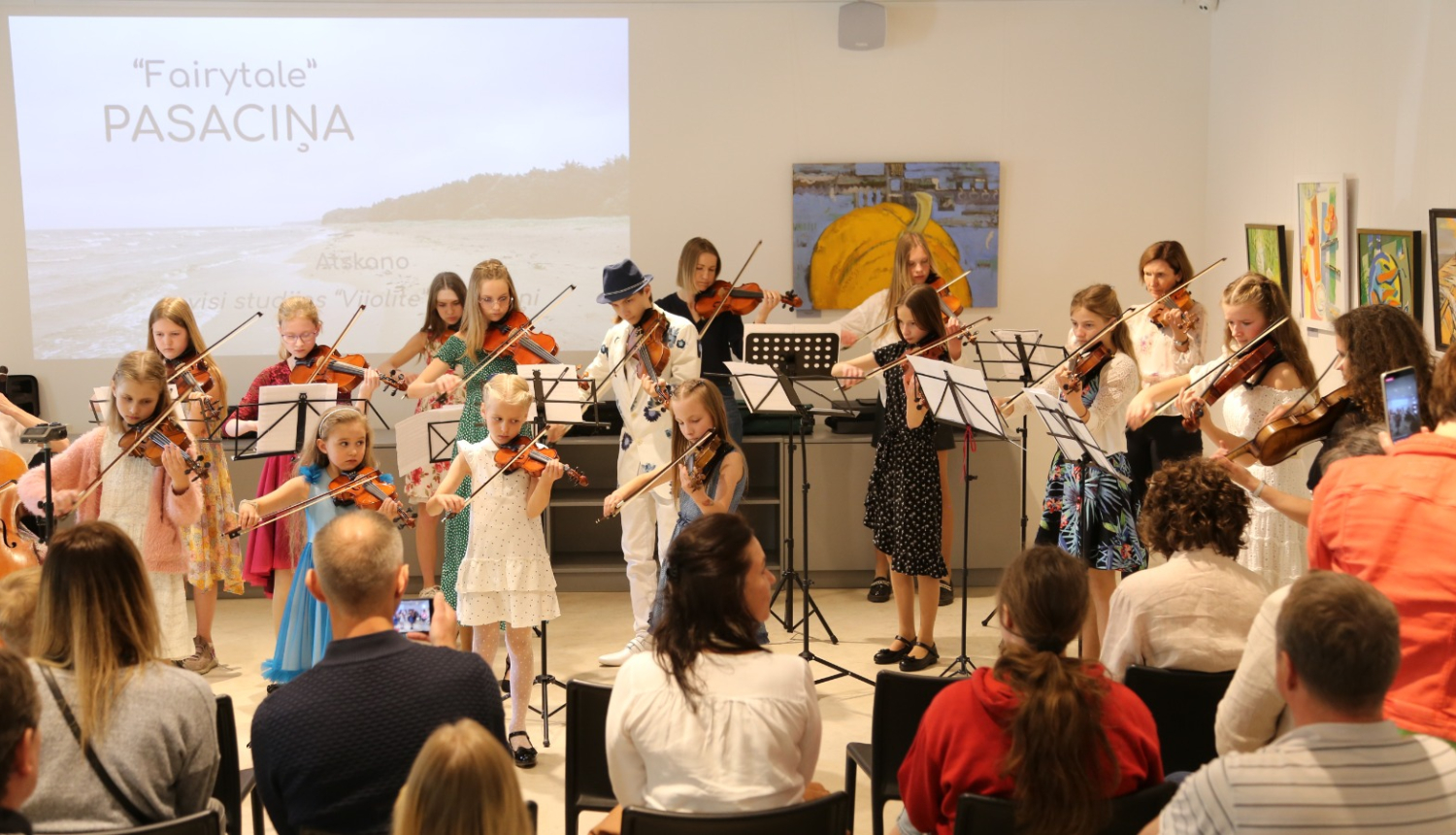 Vijoles un alta spēles studija “Vijolīte”