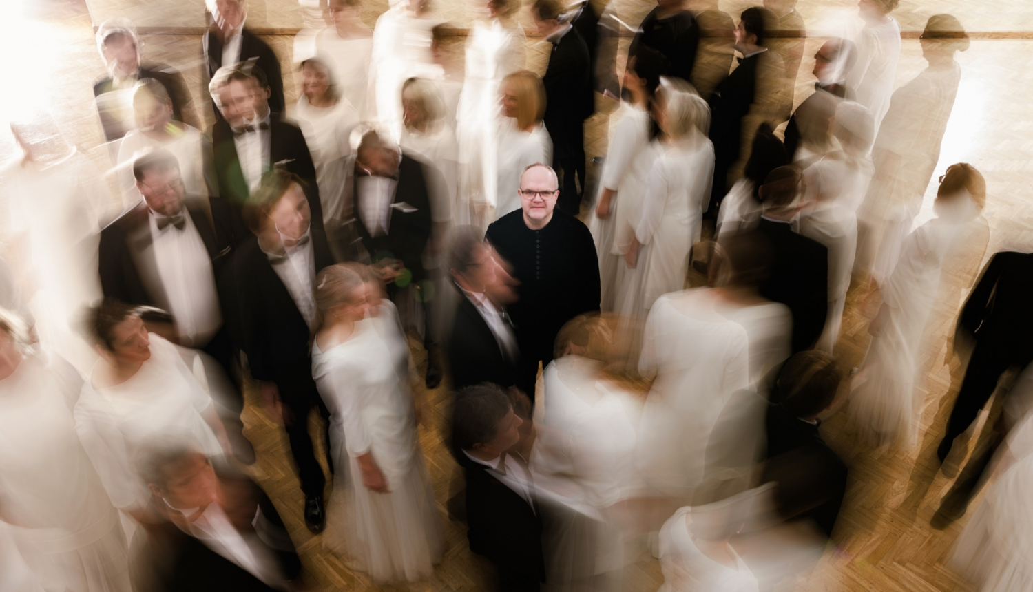 Valsts Akadēmiskais koris “Latvija” un tā mākslinieciskais vadītājs un galvenais diriģents Māris Sirmais, foto: Ģirts Raģelis