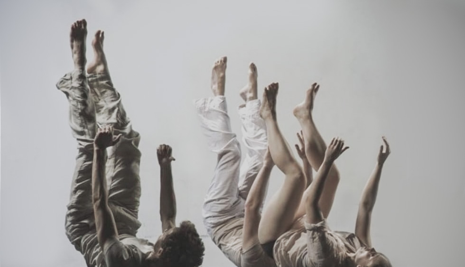 Cilvēki uz skatuves