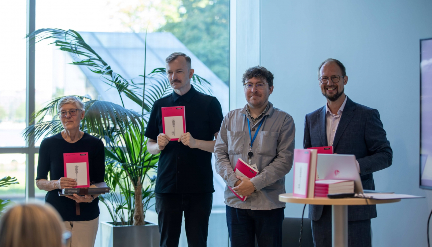 Visi žurnāla redaktori Elita Grosmane (1998–2002), Kārlis Vērdiņš (2011–2012), Artis Ostups (2019–2022) un Jānis Oga (kopš 2023. gada). Foto: Ruta Kurpniece