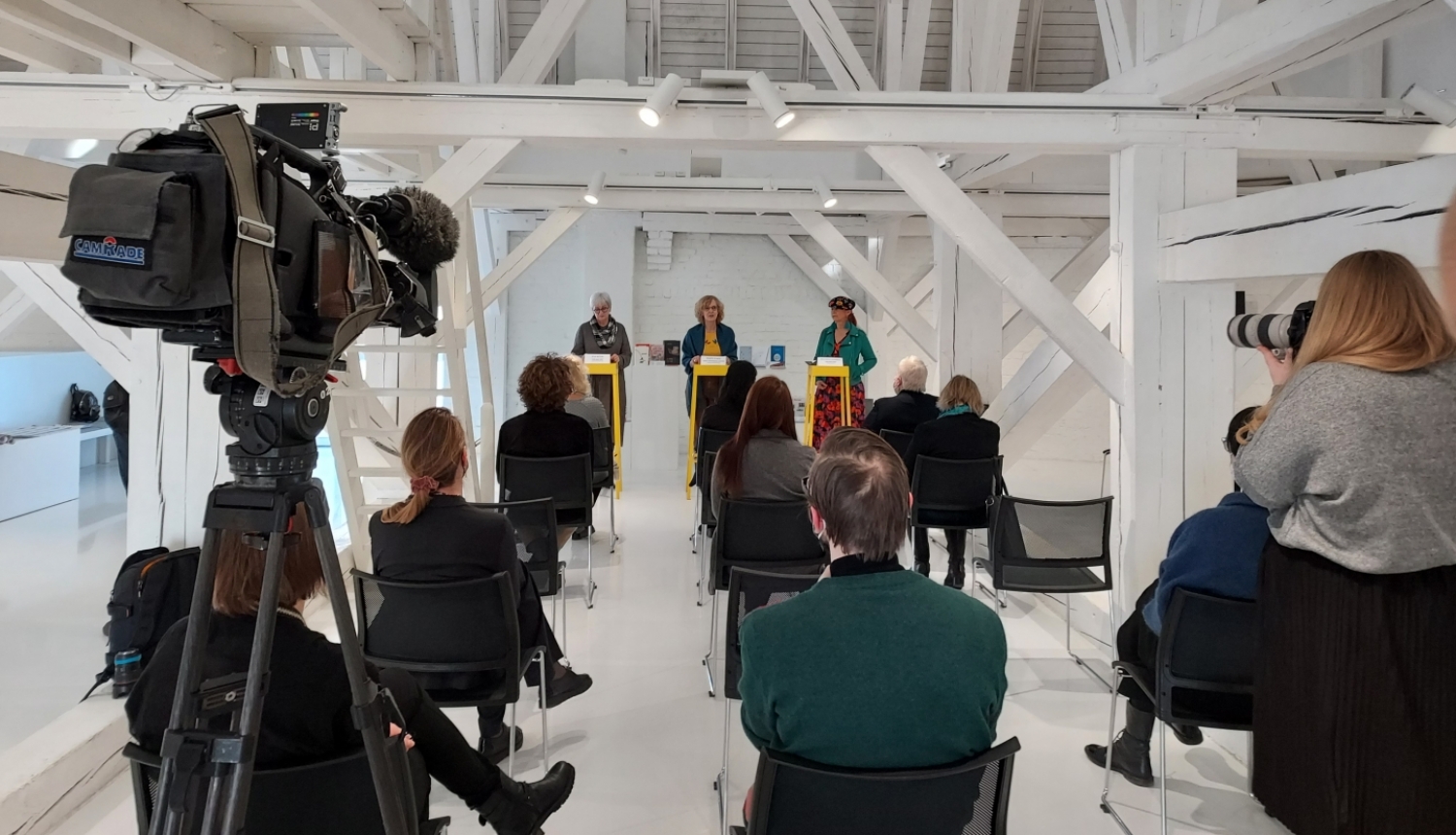 grāmatu mākslas konkursa “Zelta ābele 2021” preses konference