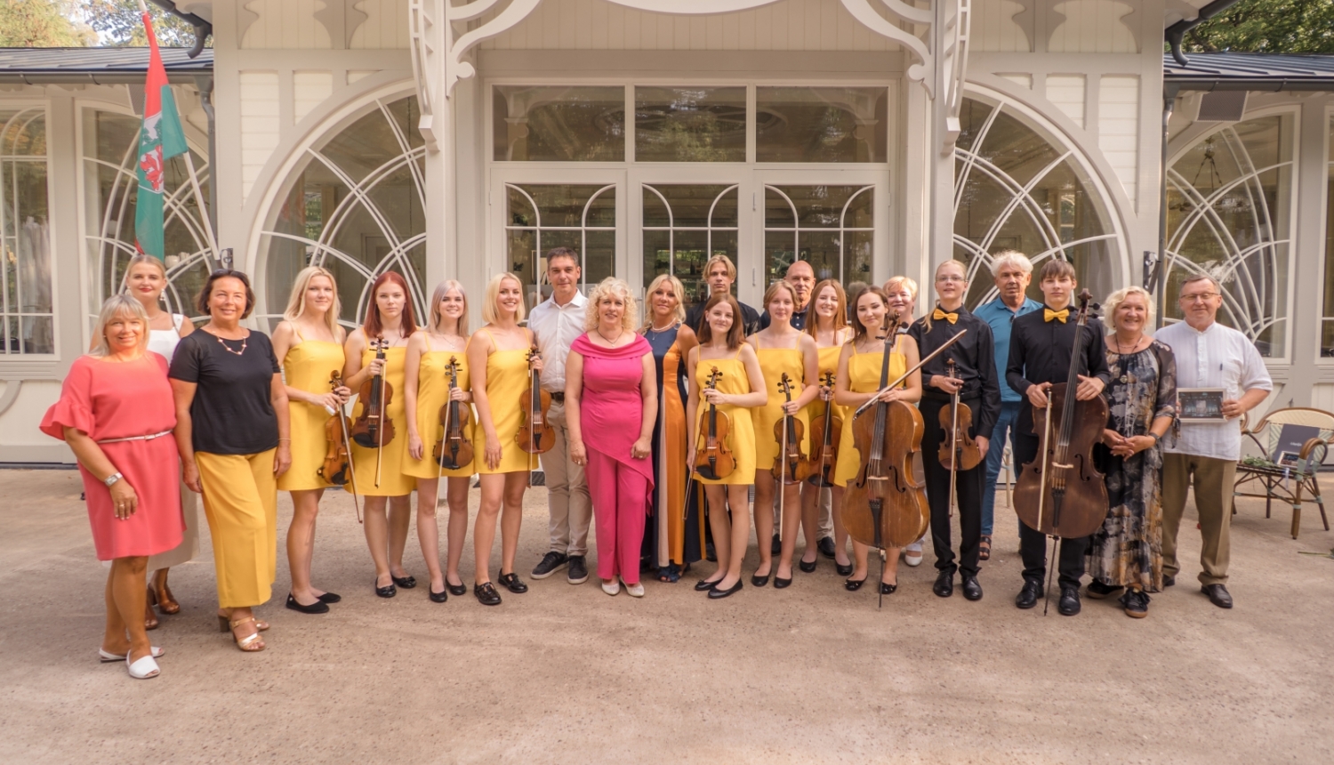 PIKC Liepājas Mūzikas, mākslas un dizaina vidusskolas stīgu instrumentu ansamblis “Amber Strings”, foto: Kārlis Volkovskis