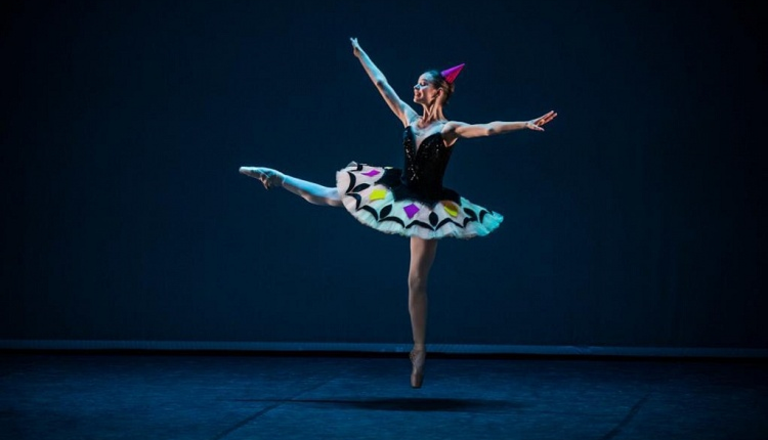 Dāvana Latvijai simtgadē - zelta medaļa baleta mākslā