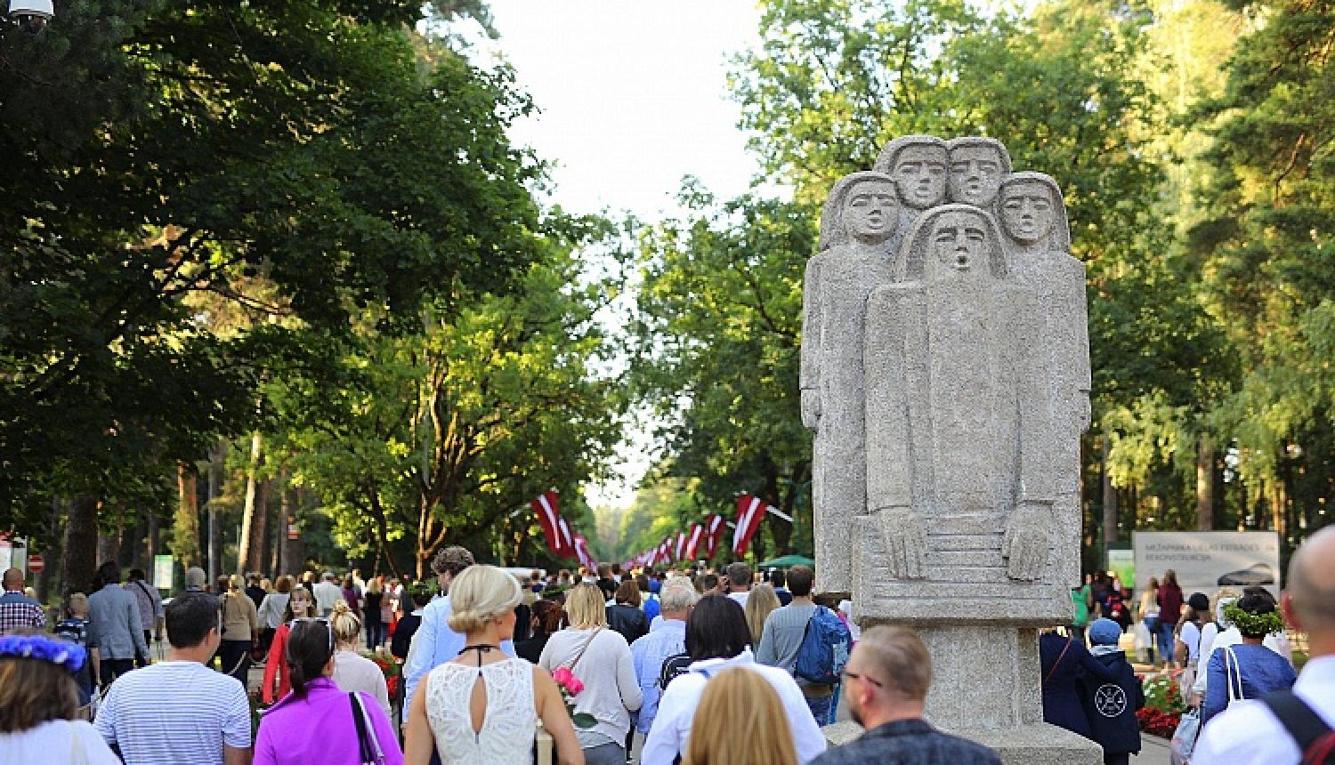 Vēl nedēļu turpinās pieteikšanās naudas līdzekļu atmaksai par 2018. gadā internetā pirktajām Dziesmu un Deju svētku biļetēm