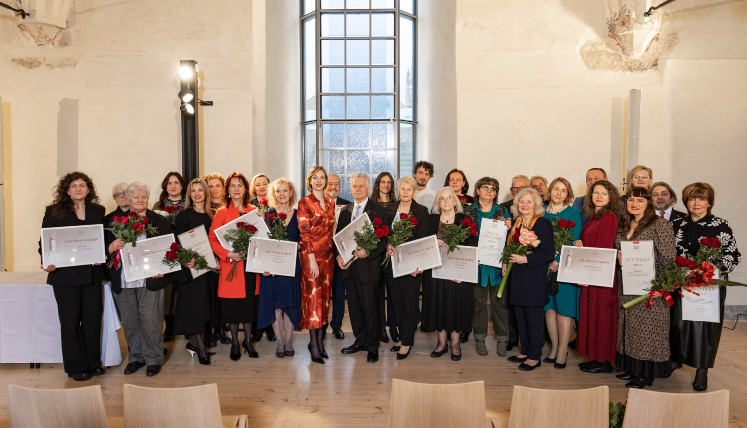 Ministru kabineta Atzinības rakstu un Kultūras ministrijas Īpašās atzinības, Atzinības un pateicības rakstu saņēmēji svinīgajā pasākumā Rīgas pilī