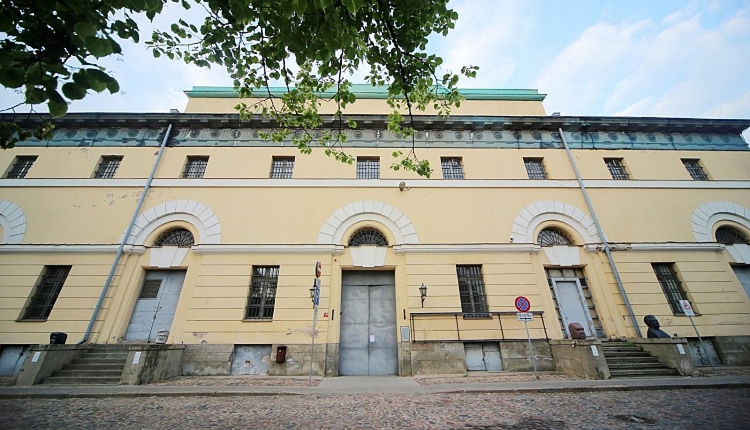VNĪ uzsāk izstāžu zāles „Arsenāls” fasādes atjaunošanu un logu restaurāciju