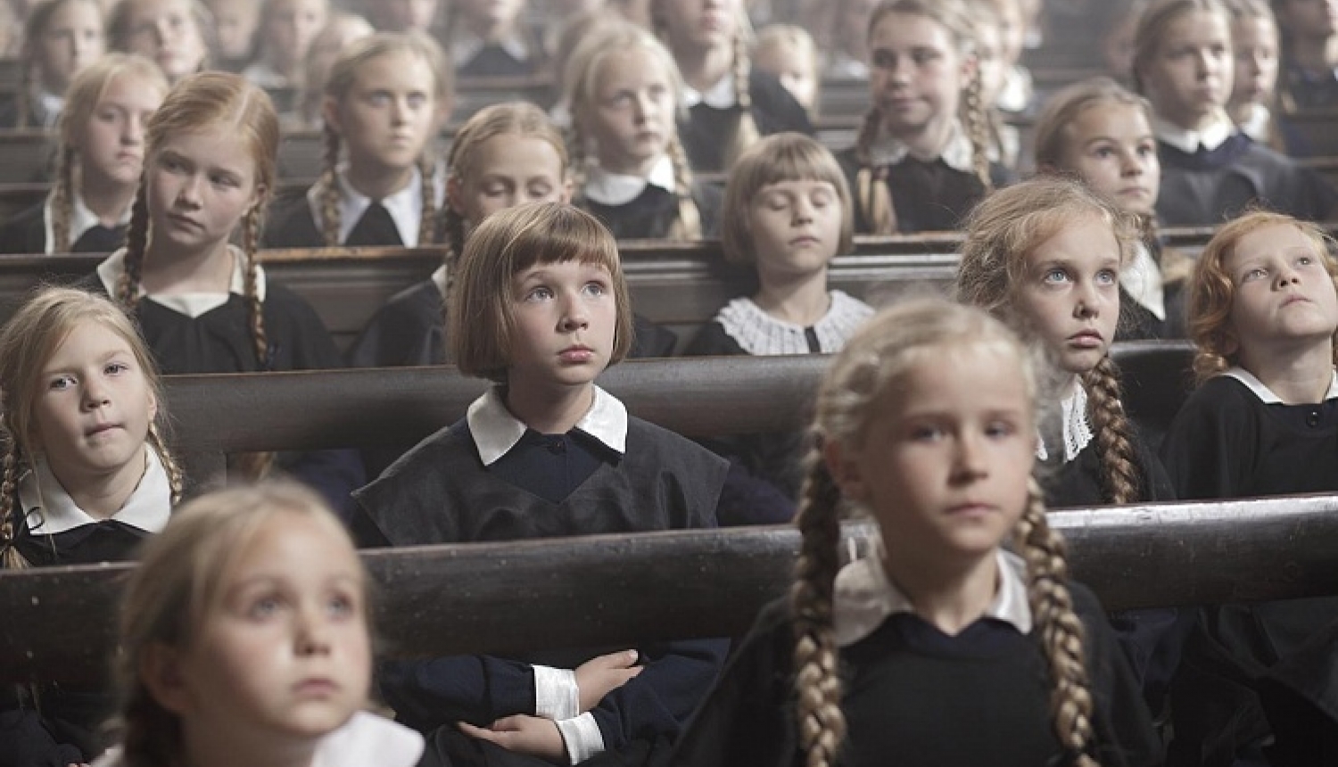 „Bille” ielūdz uz filmas aizkulišu fotoizstādi