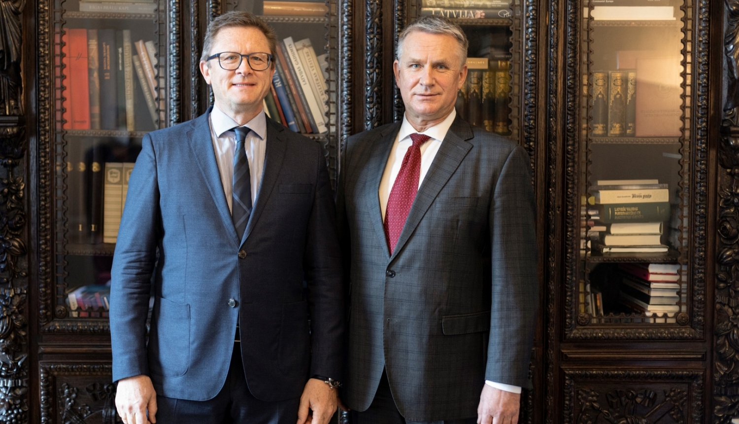 Operas vadītājs Egils Siliņš un kultūras ministrs Nauris Puntulis