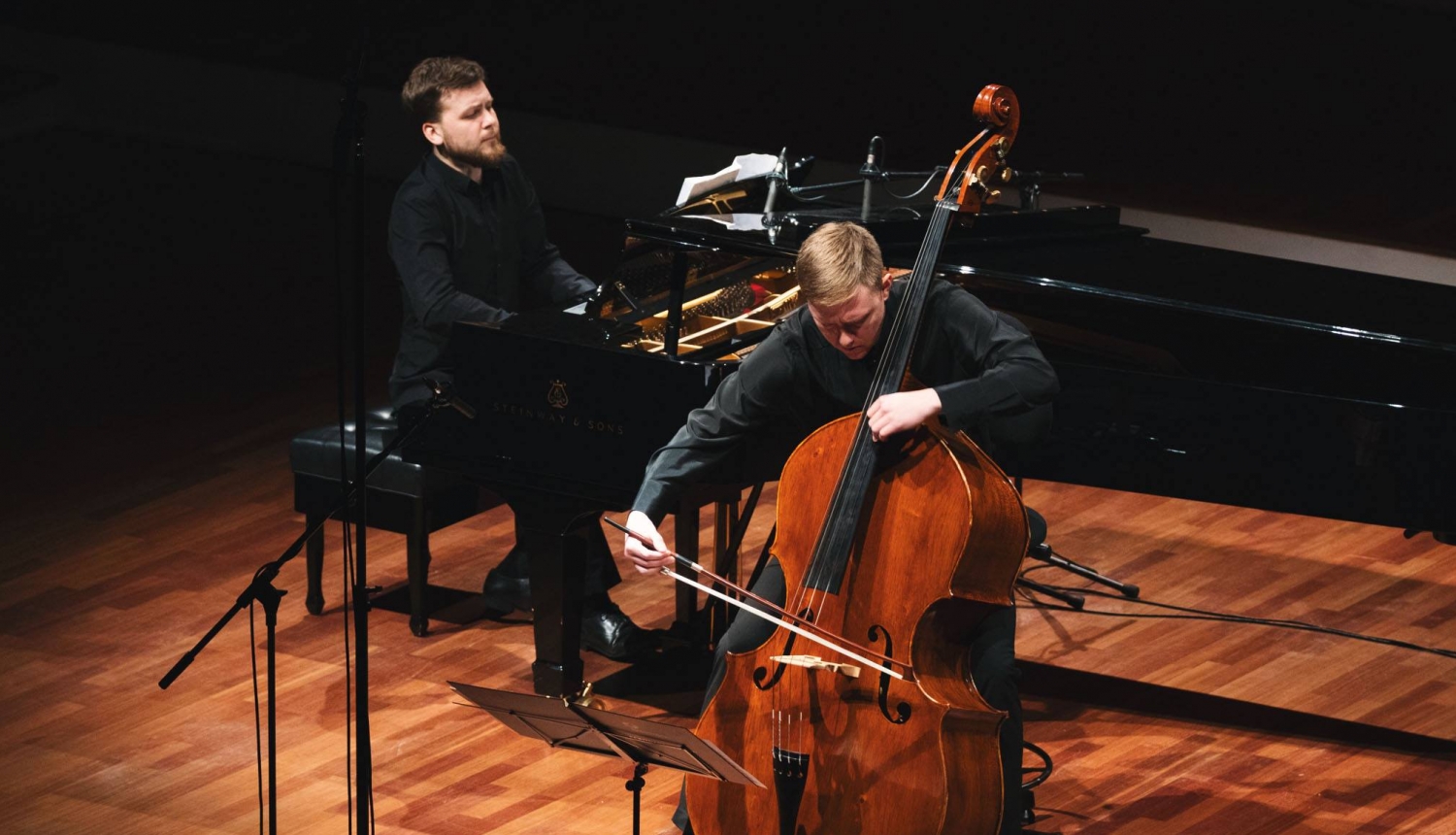 Kontrabasists Oskars Bokanovs un pianists Rihards Plešanovs, foto: Jānis Porietis