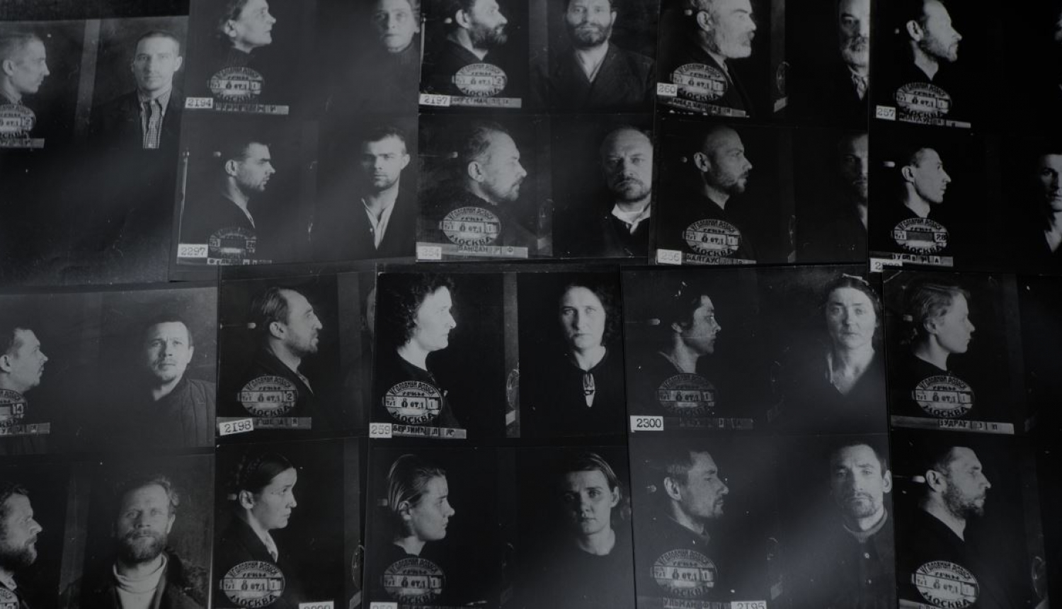 Melnbalts attēls ar cilvēku fotoportretiem