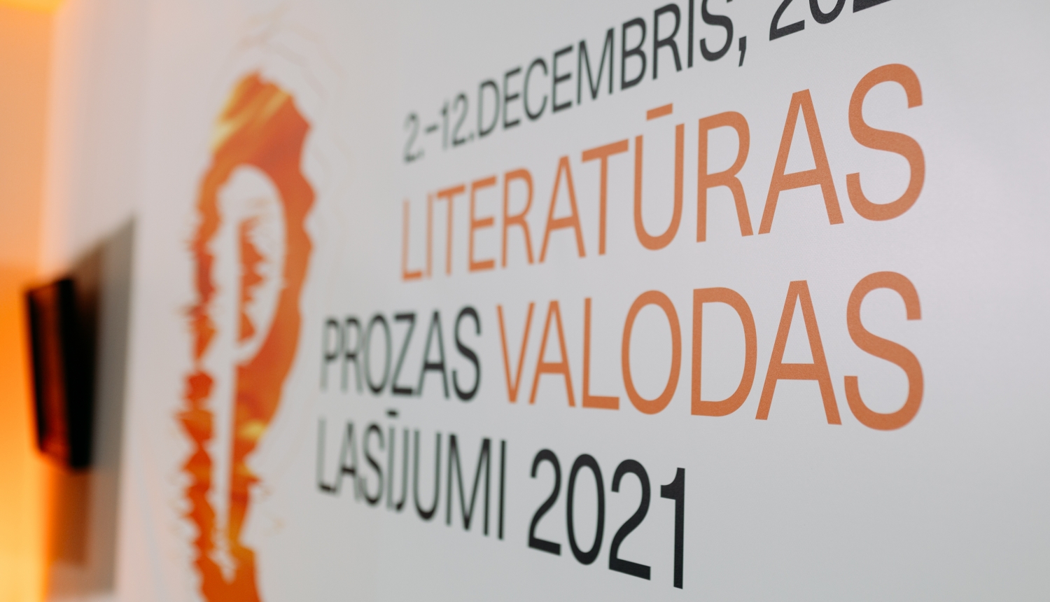 Prozas lasījumi 2021 vizuālais materiāls