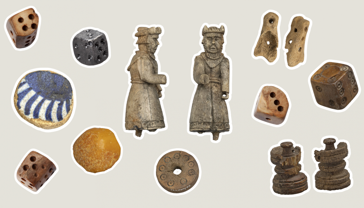 Izstādes “Spēles lieliem un maziem. Spēļu un rotaļu piederumu arheoloģiskie atradumi senajā Rīgā. 13.–18. gs.” eksponātu kompozīcija.