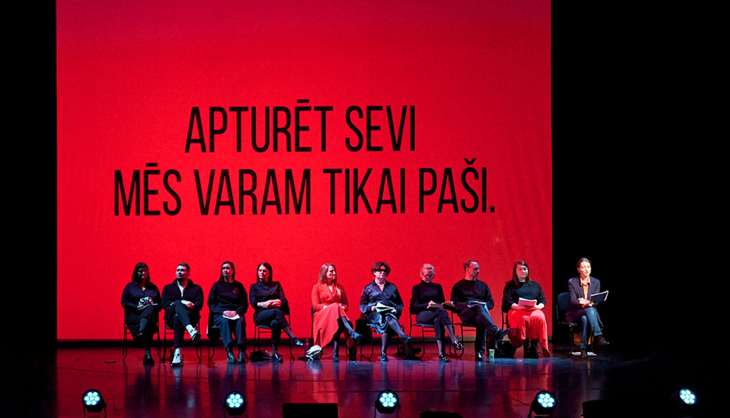 Izrāde “Šķelšanās” Čehova teātrī, foto: Vadims Kožins.