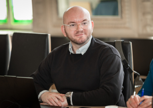 Pilsoniskās sabiedrības attīstības stratēģijas darba grupas sēdes norise un dalībnieki KM Lielajā zālē