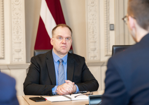 KM un IZM parstāvju tikšanās par profesionālās izglītības jautājumiem KM Lielajā zālē