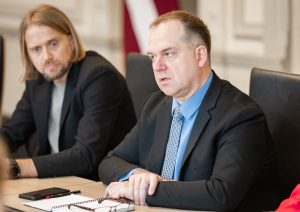 KM un IZM parstāvju tikšanās par profesionālās izglītības jautājumiem KM Lielajā zālē