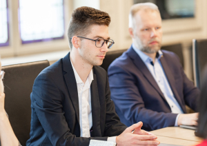 KM un IZM parstāvju tikšanās par profesionālās izglītības jautājumiem KM Lielajā zālē